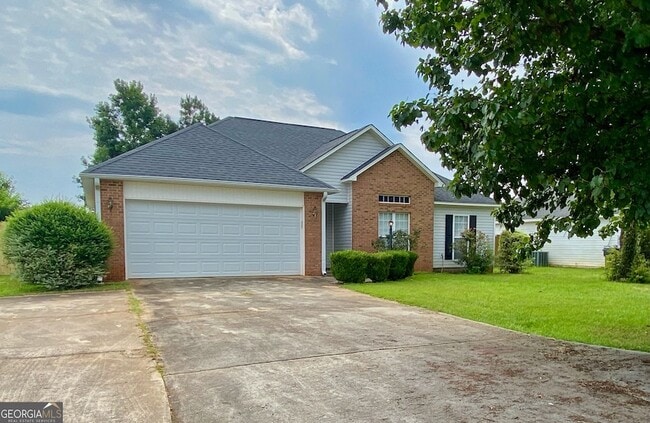Photo - 105 Luster Ct House