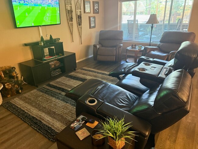 modern furniture, alexa equipped - 1148 Herbert Ave Unit #d
