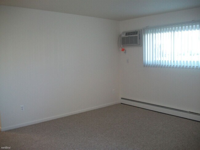 Photo - 2 br, 1 bath Apartment - Village Square