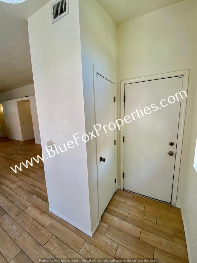 Photo - 4692 W Knollside St