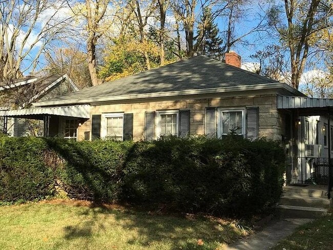 Building Photo - 5655 Winthrop Ave