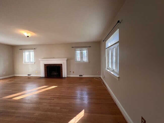 Photo - Stately Home ~ Pentagon, Cystal City & Metro