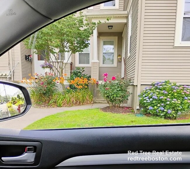 Building Photo - 62 Boyd St