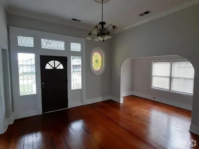 Building Photo - 281 N Willett St Rental