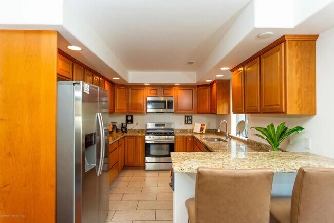 Photo - 128 Castle Ridge Dr