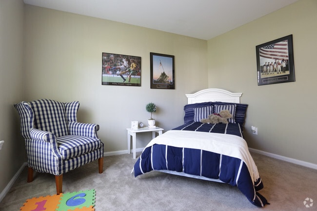 Aspen 2BR guest bedroom