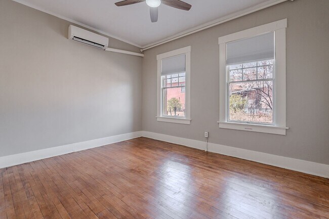 Photo - 705 E University Blvd