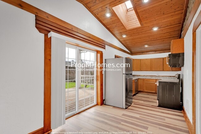 Photo - Updated Cottage in Gladstone!