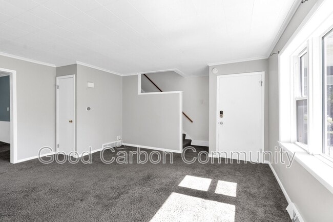 4470 Seneca St Unit Left