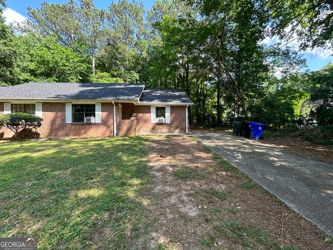 Building Photo - 105 Meadowbrook Ct