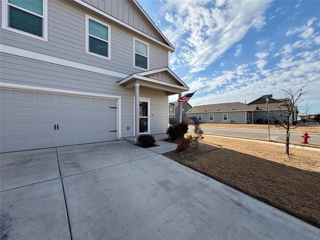 Photo - 512 Gabbro Gdns