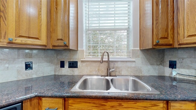 Photo - 328 Malone St