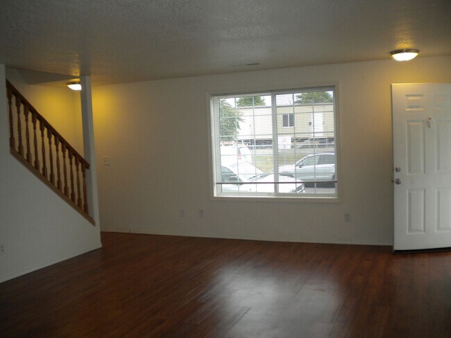 TRA11 - Tran Properties Holdings LLC - TRA11 - Tran Properties Holdings LLC Apartment Unit 090202