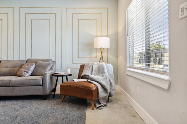 Photo - 219 W 22nd St Unidad ID1072443P