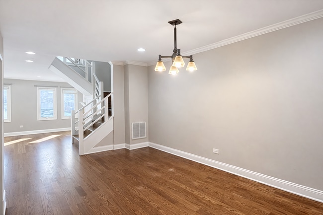 Photo - 805 W Wolfram St Unit 1