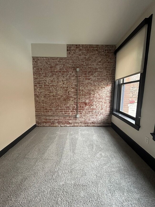 Photo - LEASE SPECIAL! HALF OFF FIRST FULL MONTH! Historic and Upscale 1 Bedroom 1 Bathroom Downtown Unidad #208