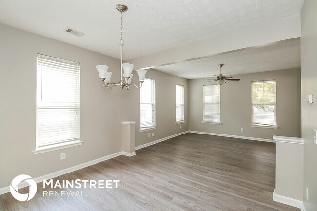 Photo - 4627 Legacy Square