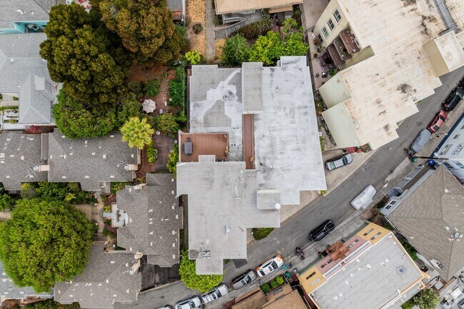2BR, 2BA - 900SF Birds Eye View