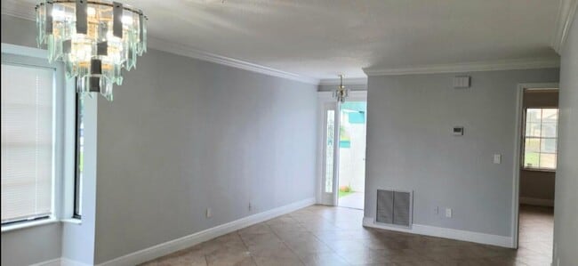 Photo - 750 SW Claudia Ave