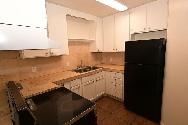 Photo - 2334 N Lamb Blvd Unidad A