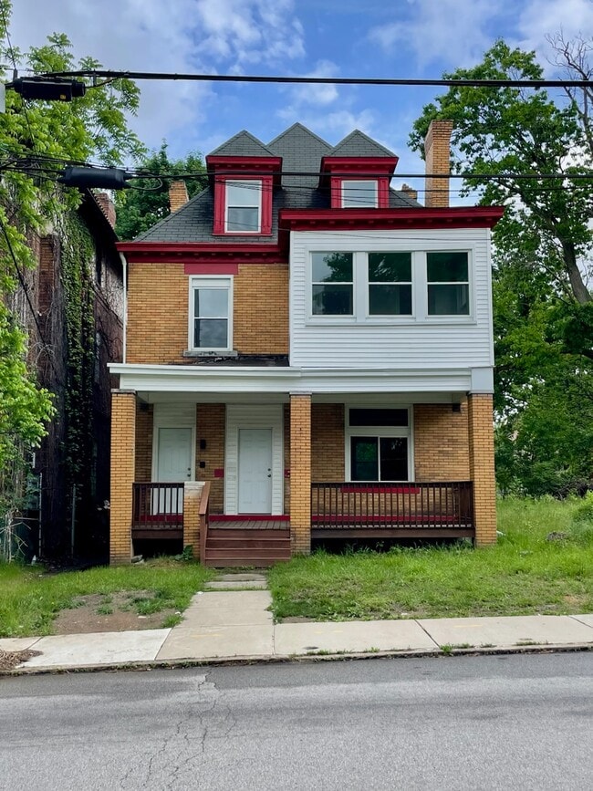 Building Photo - 1107 South Ave Unit 1