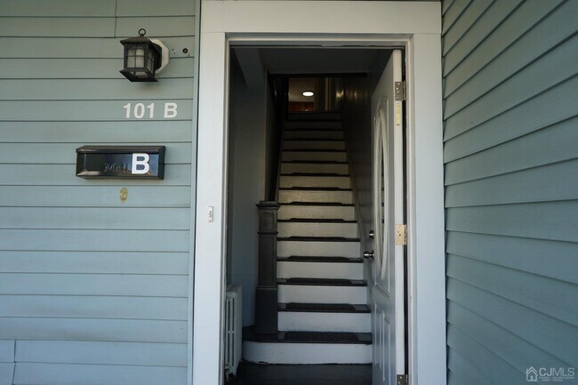 Photo - 363 David St