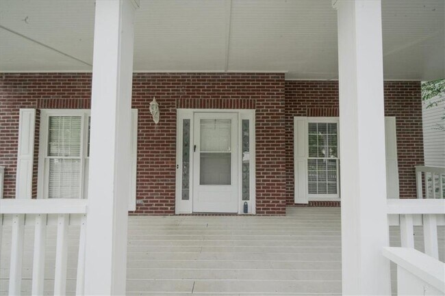 4085 Pineset Dr