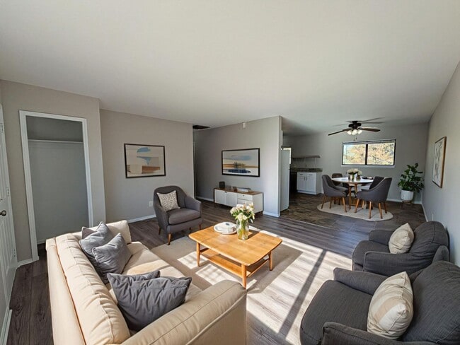 Building Photo - 603 W Routt Ave Unit A