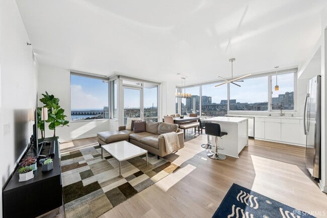 Building Photo - 501 Beale St