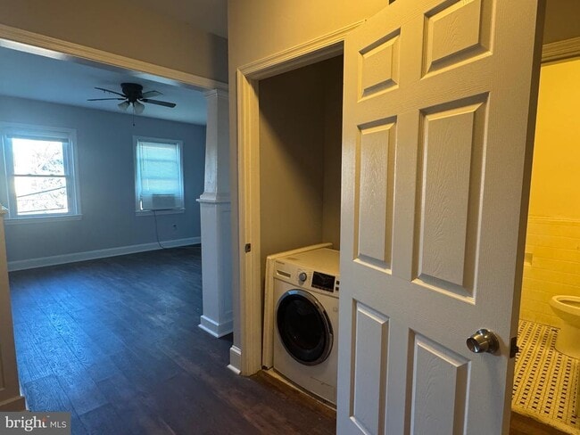 Photo - 157 36th St NE