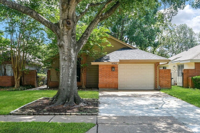Building Photo - 8562 Laurel Trails Dr Rental
