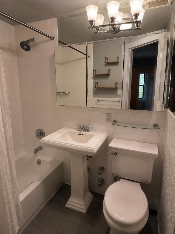 234 W 14th St Unit 2B