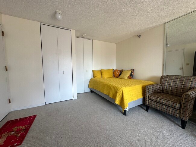 Photo - 111 W Maple St Unidad 1212