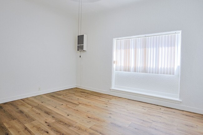 Building Photo - Modern Living in Koreatown: Stylish Studio Apartment Unit 107