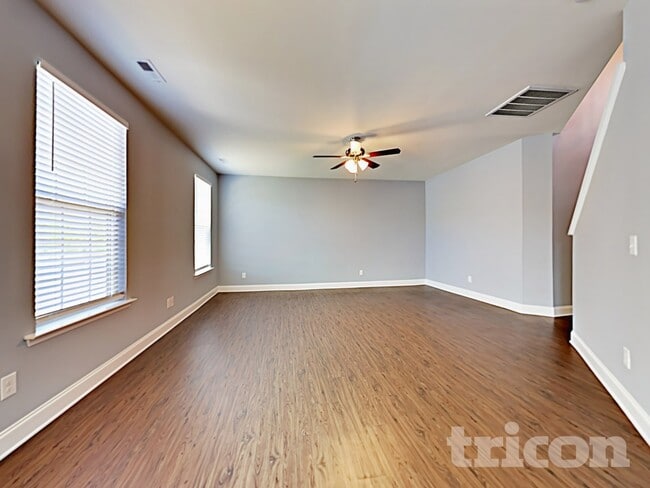 Photo - 163 Green Willow Dr
