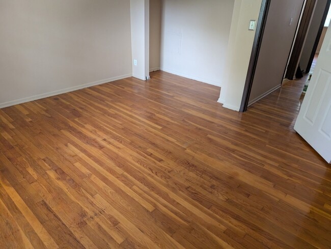 Photo - 2816 E 10th St