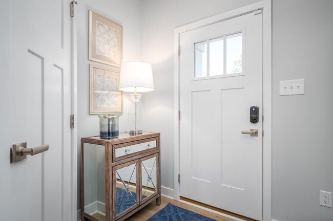 Photo - 3 Bedroom, 2.5 Bathroom Townhome in Crescent Cove - Summerville
