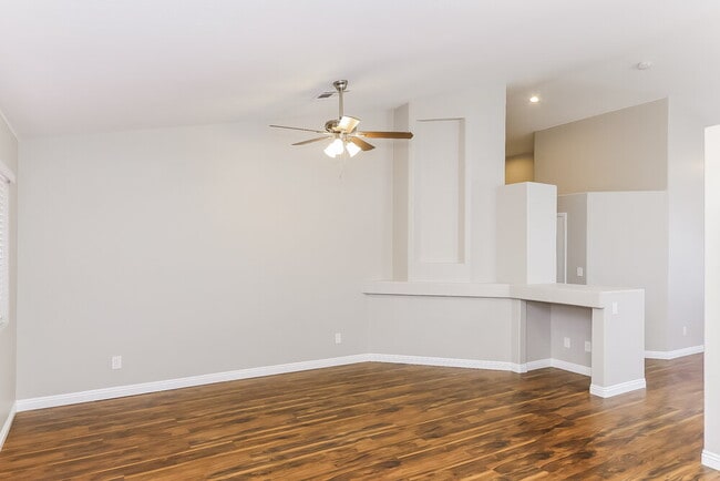 Photo - 828 Dulce Fountain Way