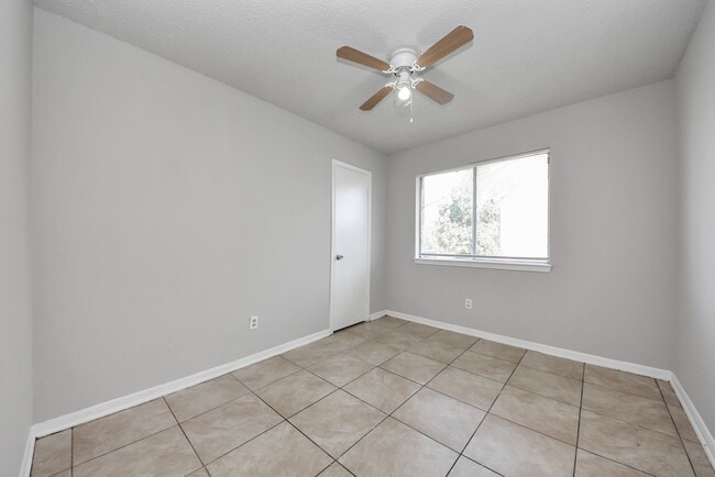 Building Photo - 1911 Hammerwood Dr