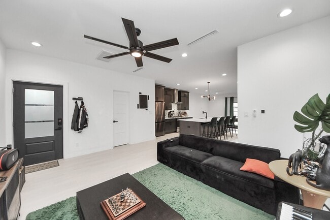 Photo - 6739 Calhoun Rd