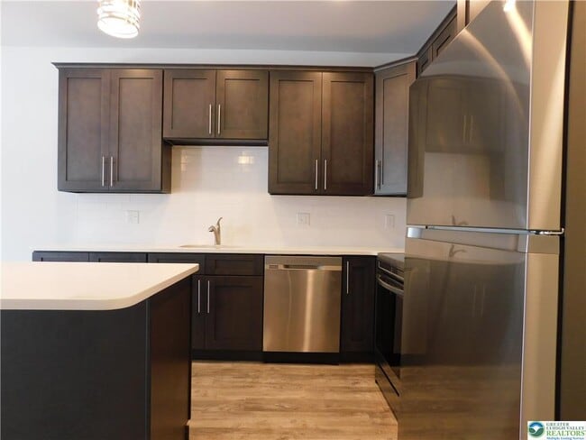 Photo - 2321 Linford St Unidad 102