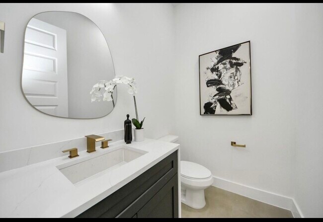 Photo - 7911 Lynette St