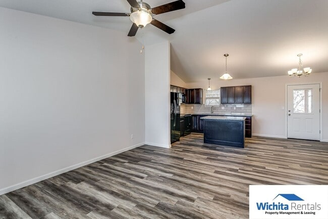 Photo - Newer 4 bedroom 3 bath duplex!!