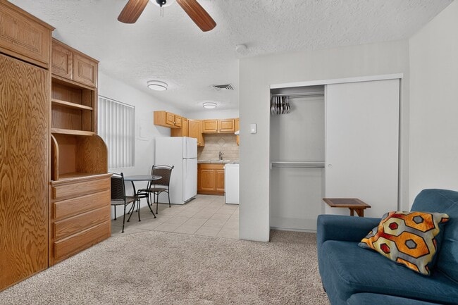 Photo - Cloverleaf Apartments