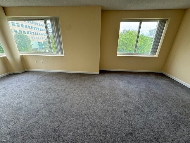 Photo - 8 Museum Way Unidad 416