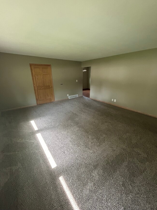 Photo - 1317 N 116th St Unit 3 Beds 1.5 Baths - Lower Duplex