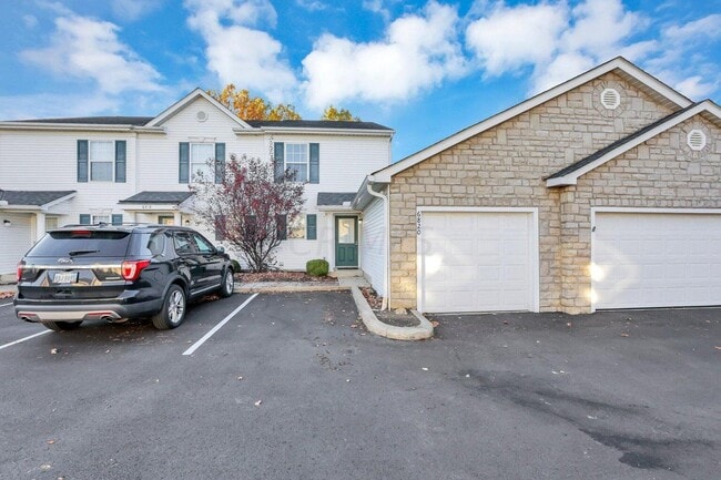 Building Photo - 6820 Axtel Dr Unit 22D