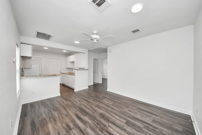 Building Photo - 233 N Carolina St Rental