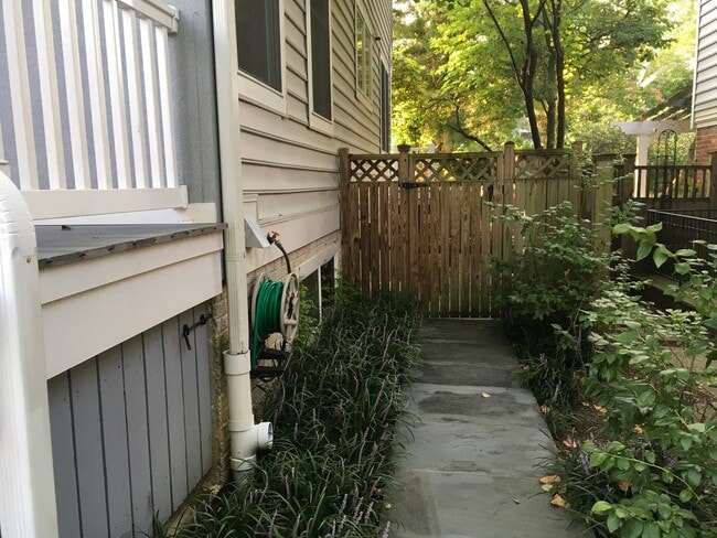 Photo - 5305 Sherrill Ave Unit B