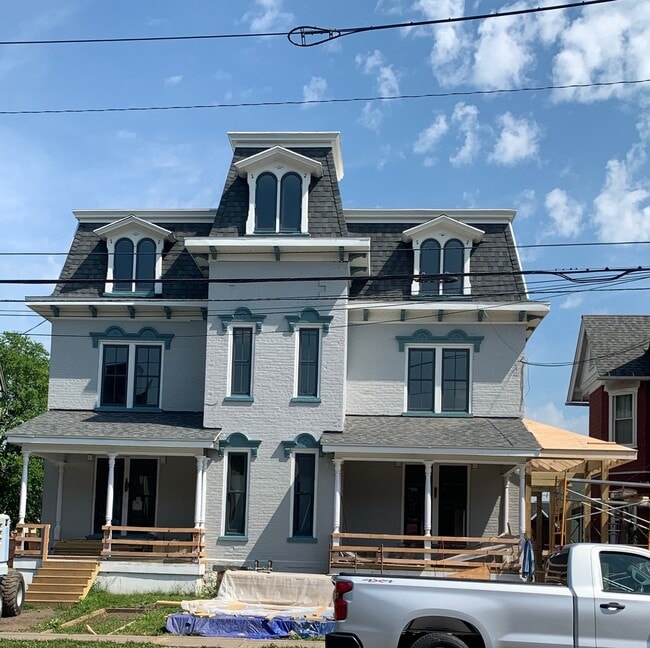Photo - 732 W 3rd St